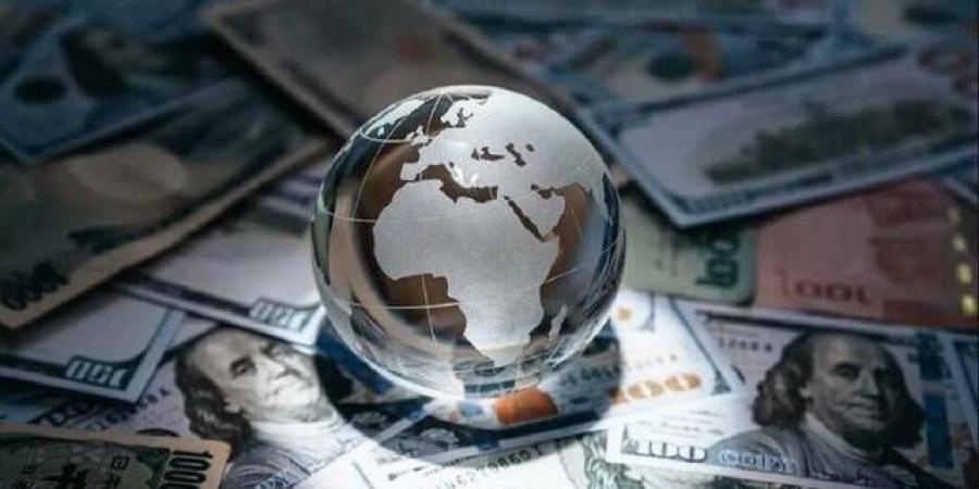 صندوق
      النقد:
      الاقتصاد
      العالمي
      يظهر
      صلابة
      "هشة"..
      والنمو
      يصل
      إلى
      3.1%
      في
      2026