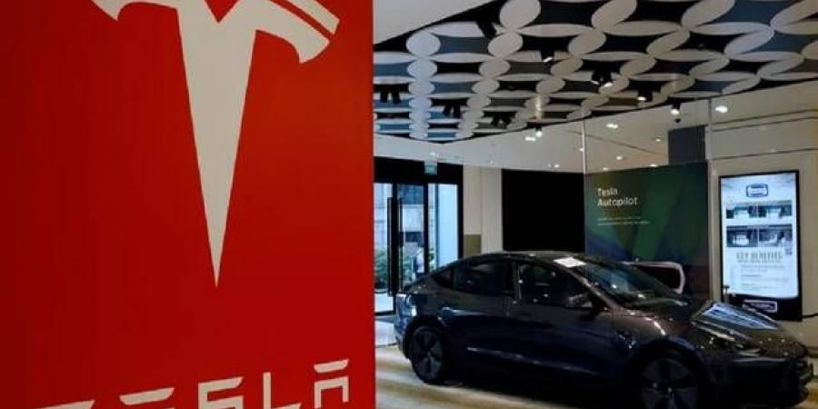 مبيعات
      "تسلا"
      تتراجع
      في
      أوروبا
      وسط
      منافسة
      متزايدة
      وتحديات
      تنظيمية