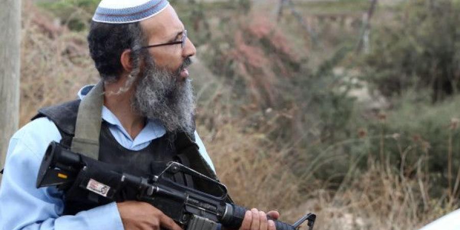 مستوطنون يقتحمون تجمع بدوي في جبع ويصيبون 7 مواطنين بجروح