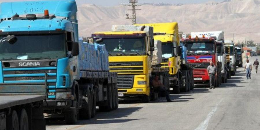 اتحاد الغرف التجارية يطالب بتحرك دولي عاجل لإعادة فتح معبر الكرامة التجاري