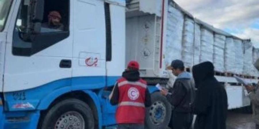 عبر قافلة «زاد العزة» الـ 96 إلى غزة الهلال الأحمر المصري يدفع بأكثر من 9 آلاف طن مساعدات إنسانية و 15 ألف خيمة