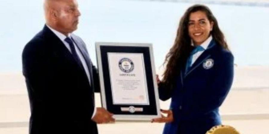 بعمق 19 مترًا.. كامل الوزير يتسلم شهادة دخول ميناء السخنة موسوعة جينيس كأعمق حوض من صنع الإنسان