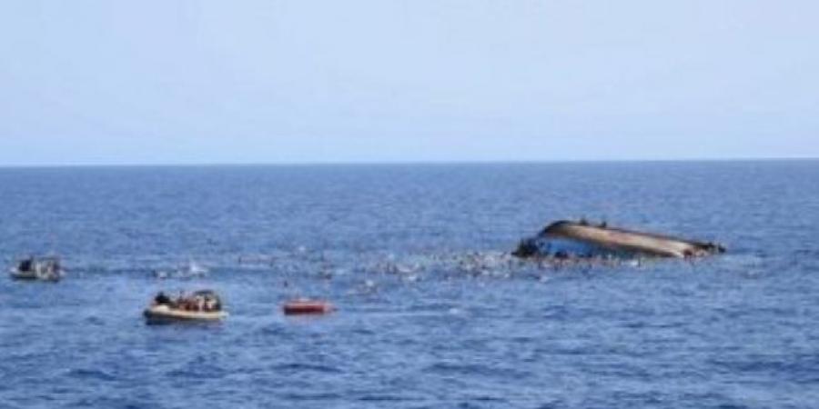 مصرع 25 شخصا وفقدان 14 آخرين فى غرق قارب بنيجيريا