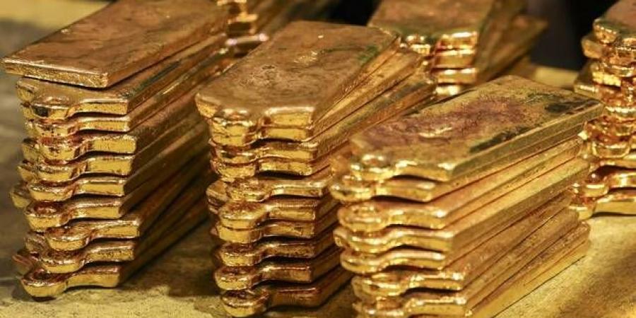 الذهب يتراجع متأثرًا بتصعيد ترامب تهديداته ضد إيران وارتفاع النفط