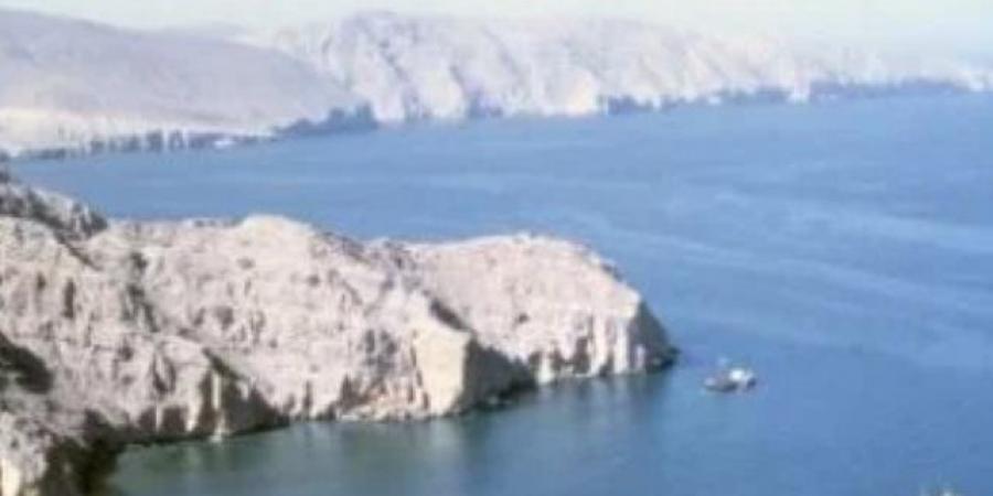 البيت الأبيض: حصار بحري شامل على موانئ إيران واستثناء حرية الملاحة عبر هرمز