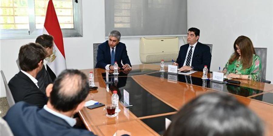 وزير السياحة: التوسع في الاستثمار الفندقي بالوجهات السياحية المصرية