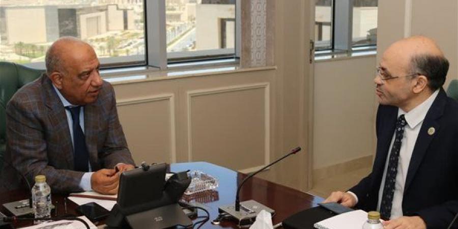 وزير الكهرباء يبحث مع رئيس هيئة المواد النووية الاستفادة من العناصر الأرضية والنادرة