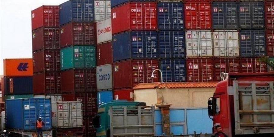 جمارك صادر الإسكندرية تُحبط محاولة تصدير صوري لبضائع سبق استيرادها بنظام السماح المؤقت