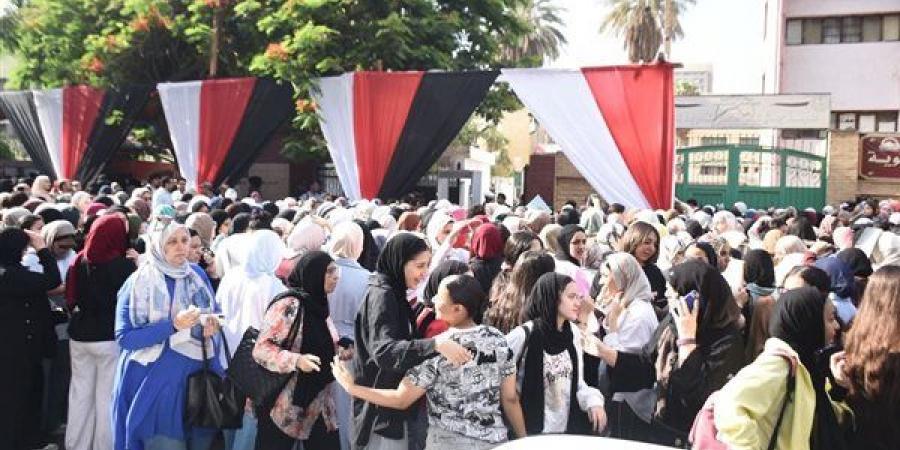 امتحانات الثانوية العامة 2026، بدء امتحان مادة التربية الوطنية