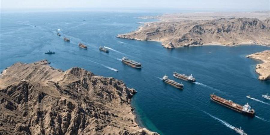 دبلوماسي أمريكي يكشف موعد انتهاء المحادثات مع إيران بشأن مضيق هرمز