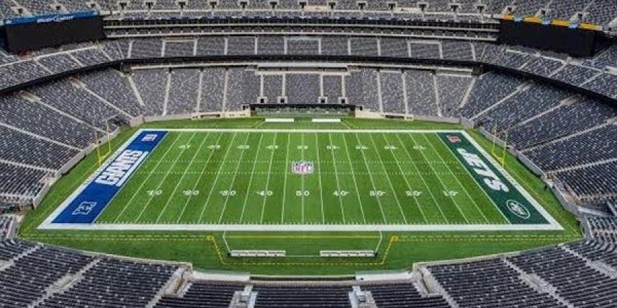 أرضية ملعب نهائي كأس العالم 2026 تثير الجدل ومطالبات بنقل المباراة