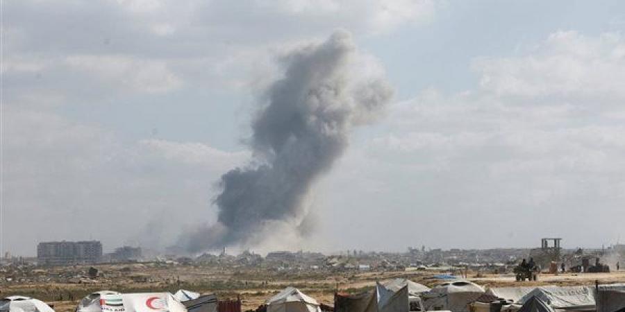 إصابة فلسطينيين في غارة إسرائيلية على غزة