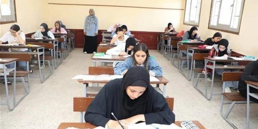 لجان امتحانات الثانوية العامة 2026 بالمحافظات، أخطاء يقع فيها الطلاب وتعرضهم للعقوبة