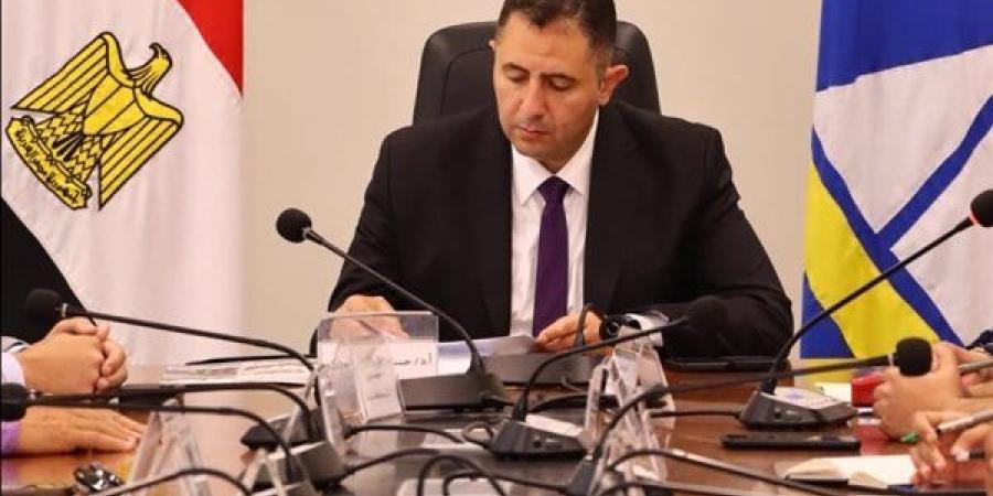 محافظ دمياط يناقش مستجدات مبادرة أنا متعلم مدى الحياة