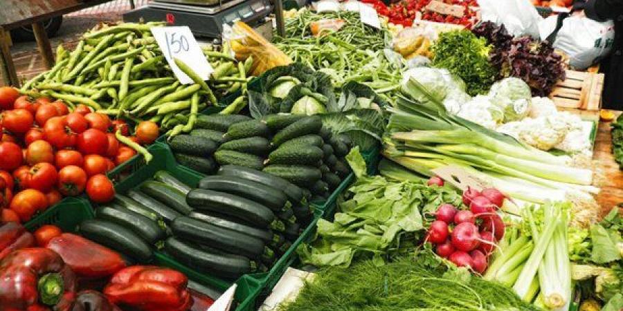 سعر الخضار اليوم، الطماطم تبدأ بـ 7 جنيهات "جملة" وارتفاع 3 أصناف منها الليمون