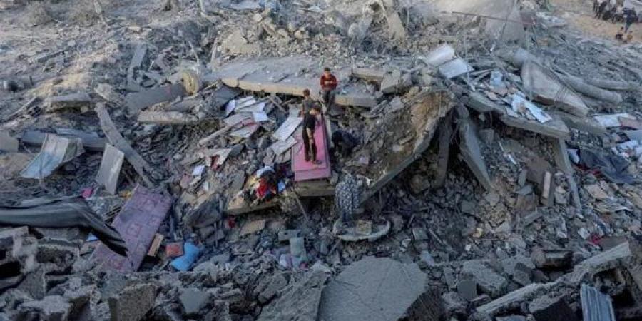 شهيد فلسطيني بقصف إسرائيلي على غزة وتحذيرات من انهيار المنظومة الصحية