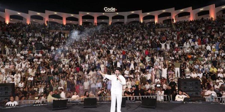 حميد الشاعري يشعل حفل مهرجان المسرح الروماني فى الساحل (صور)