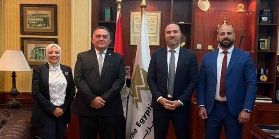 عمر رضوان يبحث مع الأمين العام لاتحاد أسواق المال تعزيز التعاون مع البورصات العربية