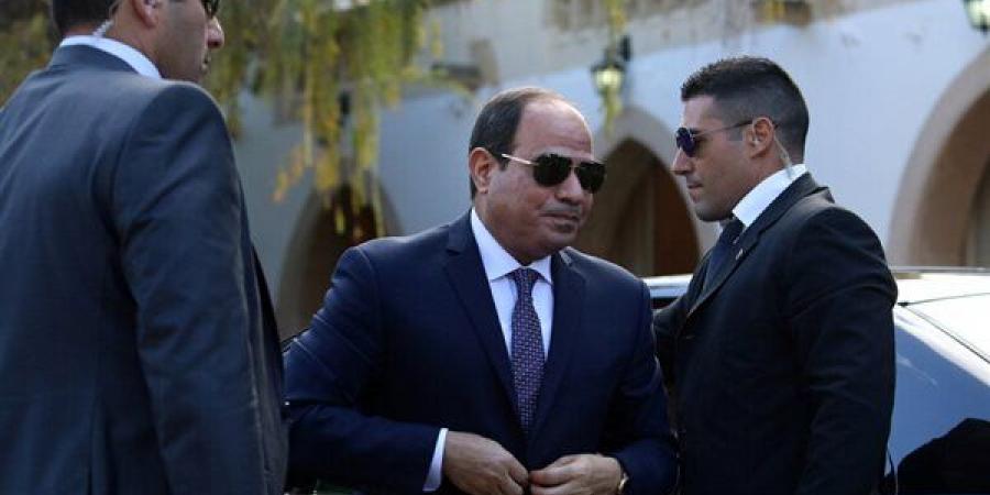 السيسي يتوجه إلى القصر الرئاسي بدار السلام للقاء رئيسة تنزانيا