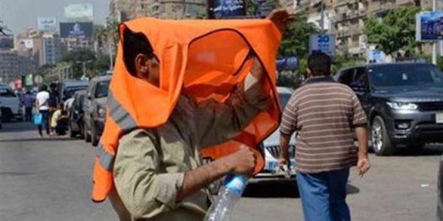 القبة الحرارية تسيطر على المنطقة.. درجات الحرارة تلامس 45 بجنوب الصعيد.. الرطوبة ترفع الإحساس بالحر.. شبورة صباحية ورياح مثيرة للرمال بهذه المناطق