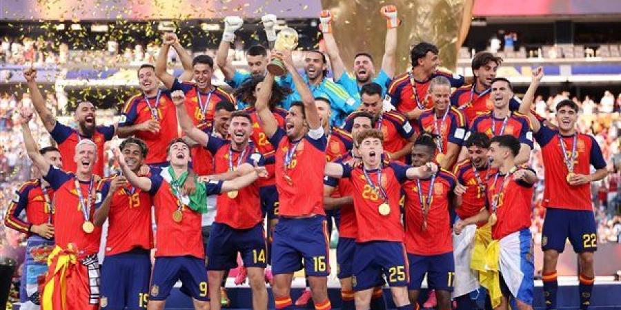 إسبانيا أول منتخب يحقق كأس العالم مرتين في القرن الحادي والعشرين