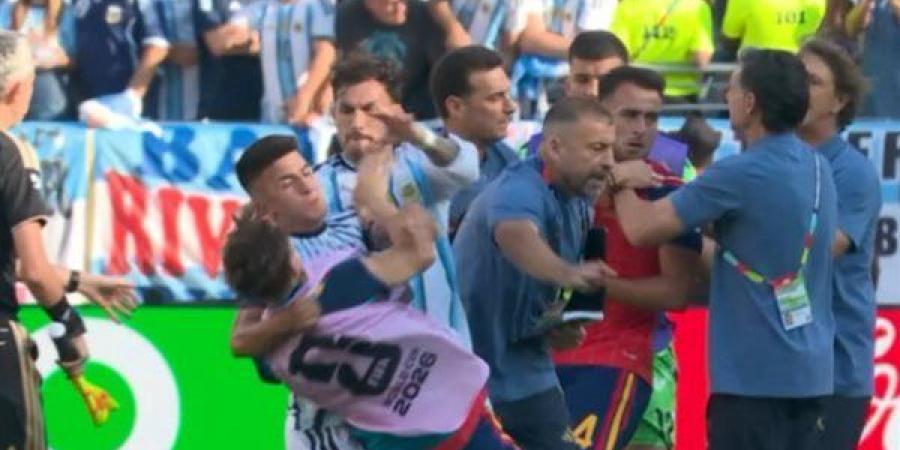 أول تحرك من "الفيفا" بعد فوضى نهائي المونديال بين الأرجنتين وإسبانيا