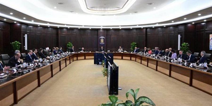 رئيس الوزراء: الحكومة تعمل على زيادة المخزون الاستراتيجي من المواد البترولية