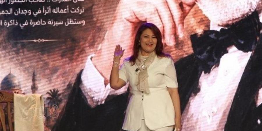 ​"أبي الروحي والثائر الرومانسي"، وفاء الحكيم تستعيد ذكرياتها مع الراحل عبد العزيز مخيون (فيديو)
