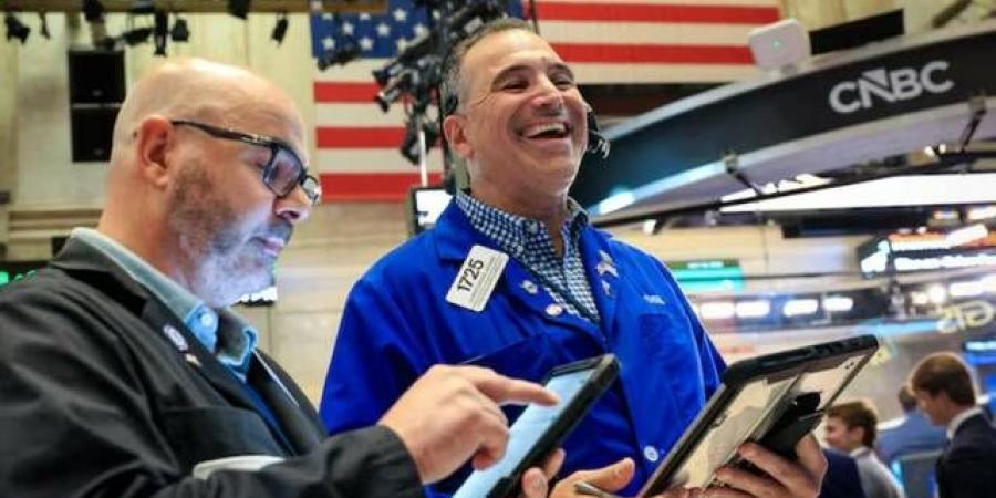 صناديق التحوط تكثف رهاناتها على أسهم الرعاية الصحية