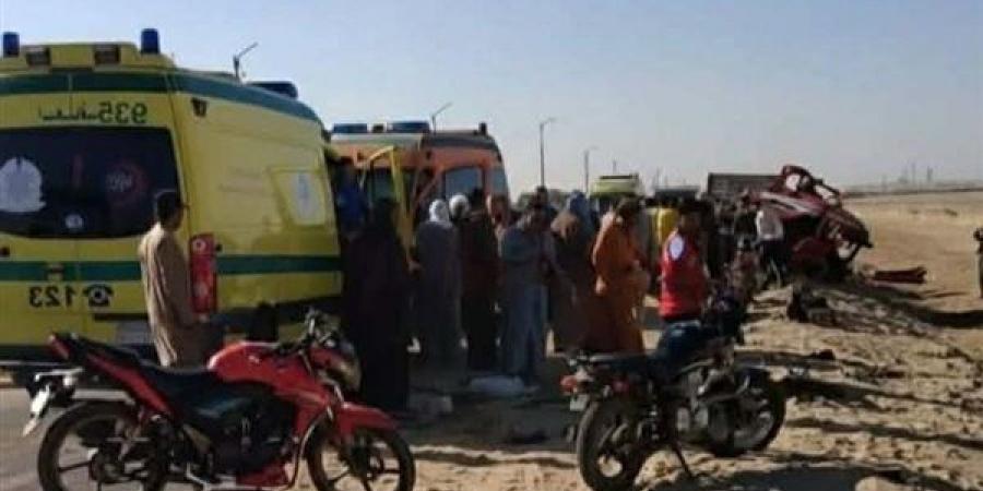 مصرع 4 أشخاص وإصابة آخر في حادث مروري مروع بالمنيا