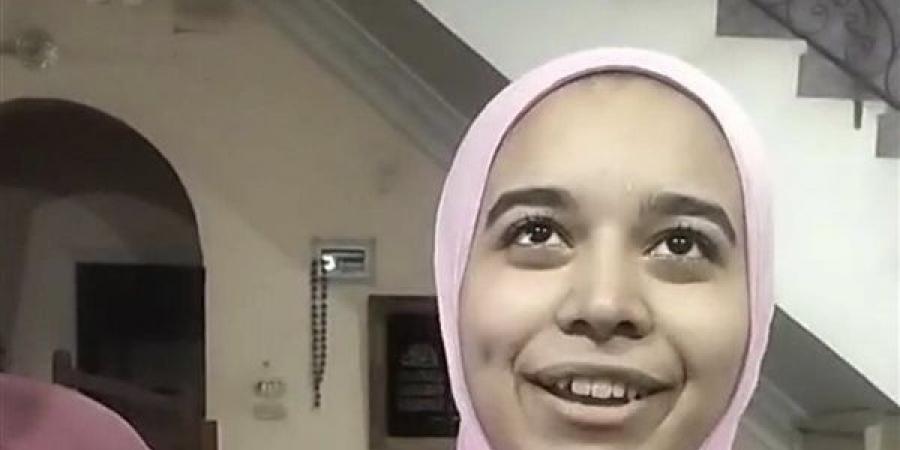 شروق شفيق السابعة بالثانوية العامة "أدبي" من كفر شكر: التفوق بالنسبة لي أسلوب حياة وحلمي دراسة الألسن