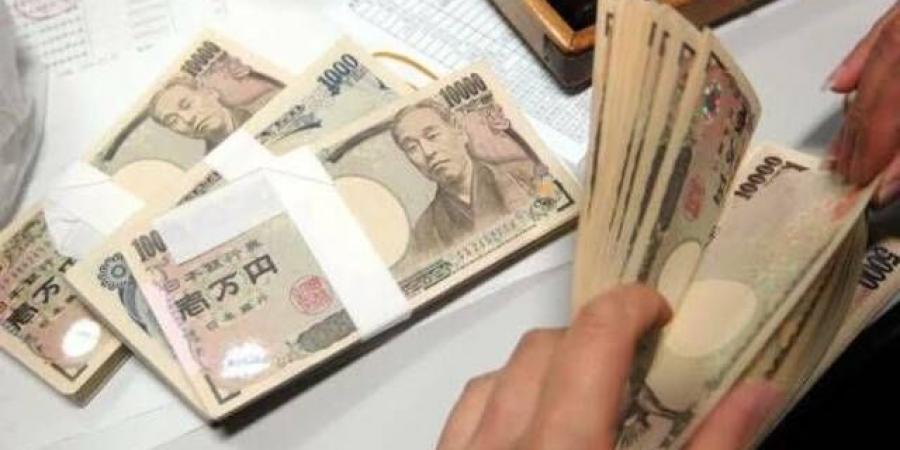 لماذا تتدخل أمريكا بعد عقود لدعم الين الياباني؟