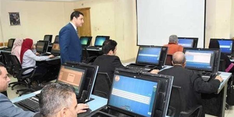 قانون العمل الجديد، متى يلتزم صاحب العمل بتوفير السكن والانتقالات للعمال؟