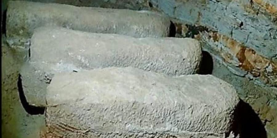 الكشف عن مومياوات وتوابيت من الحجر الجيري والفخار بـ3 مقابر في الواحات البحرية