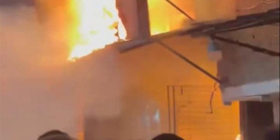 الدخان غطى السماء.. حريق برج الروضة يثير فزع أهالي بنها