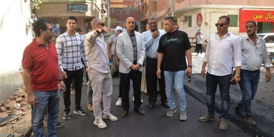 محافظ أسيوط يتفقد أعمال تطوير شوارع منطقة "سيد" ويوجه بتطبيق أعلى معايير الجودة
