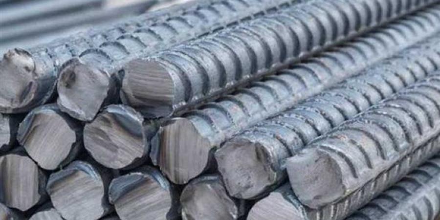 انخفاضات تتجاوز 500 جنيه، أسعار الحديد في سوق مواد البناء اليوم السبت