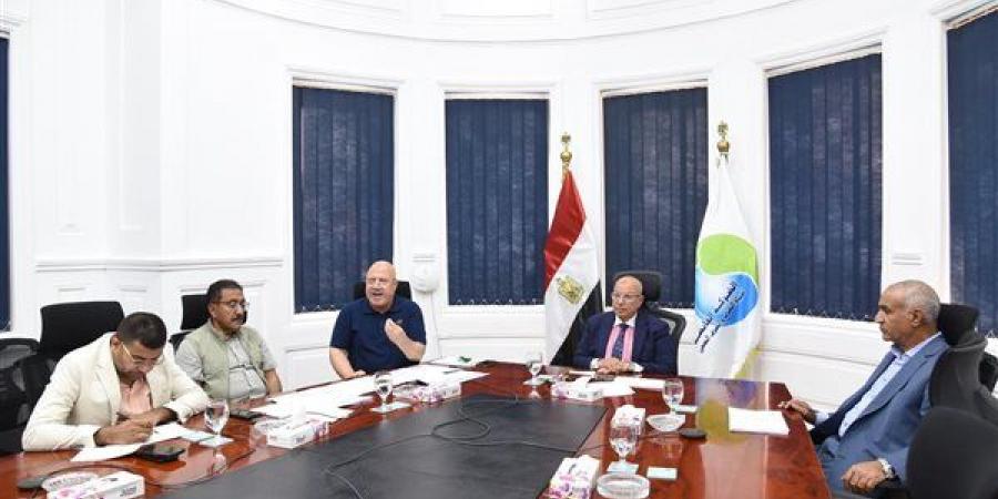«القابضة للمياه» تتستعرض موقف مشروعات «حياة كريمة» بـ8 شركات تابعة