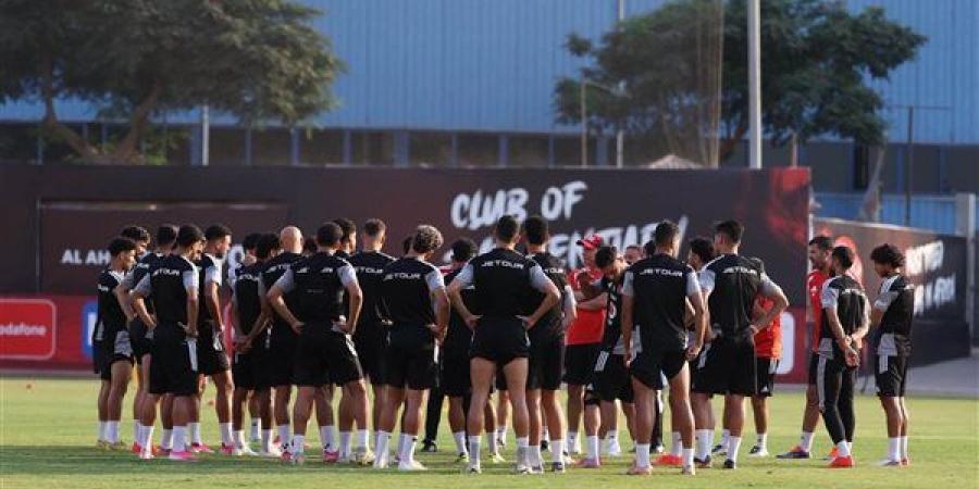 الأهلي يواصل تدريباته لمواجهة سموحة في الدوري المصري (صور)