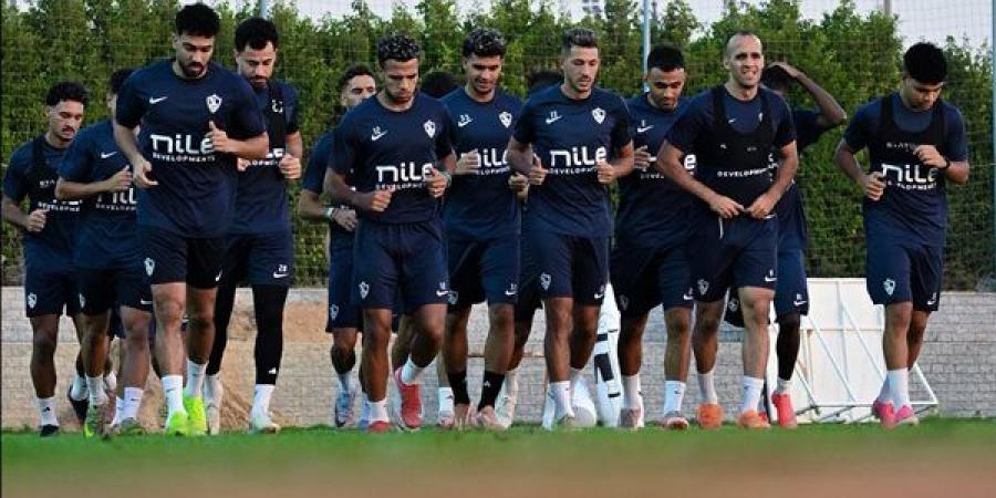 فقرة بدنية في مران الزمالك استعدادا لمواجهة أبو قير للأسمدة