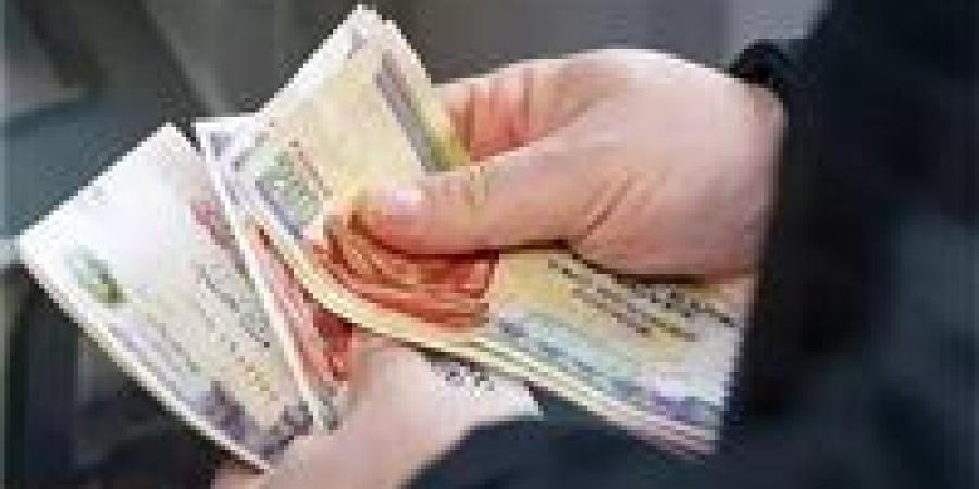 خبير اجتماعي: غياب التفاهم حول أموال الزوجة قد يهدم الأسرة